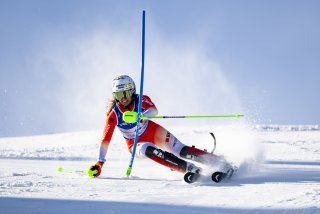 Sacrée championne du Monde de slalom, Camille Rast entre définitivement dans l'histoire du ski suisse.
